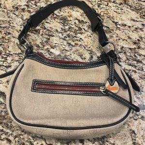 Dooney & Bourke